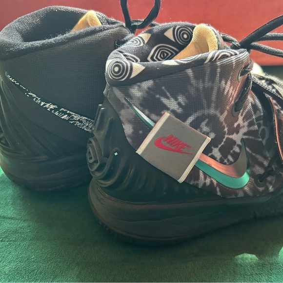 Nike Kybrid S2 Kids Sneakers - Black and Gray - Picture 16 of 16